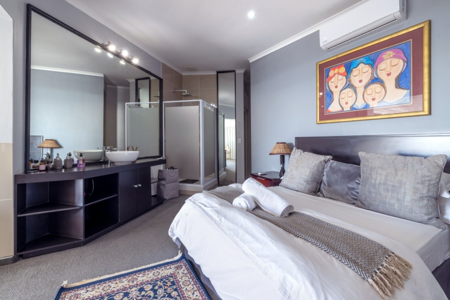 5 Bedroom Property for Sale in Jeffreys Bay Central Eastern Cape